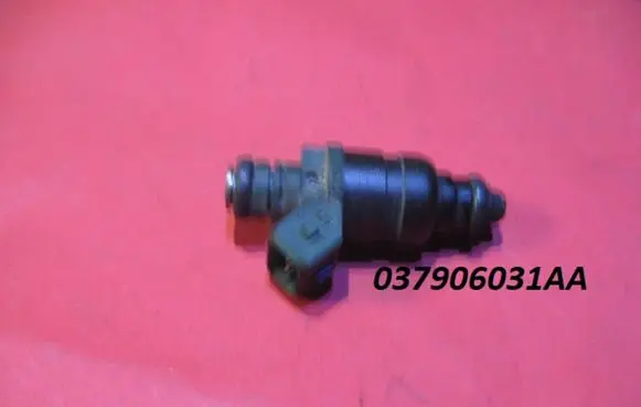 Seat Toledo II (1M) Fuel injector 037906031AA