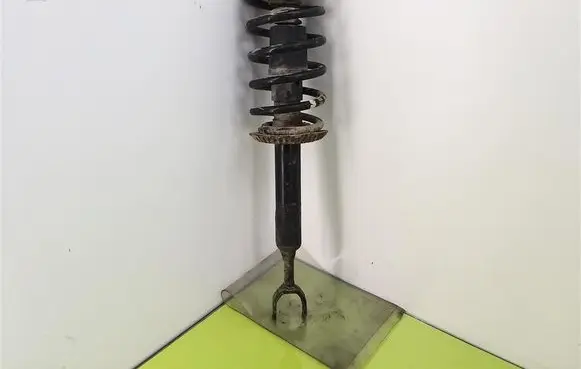 Volkswagen PASSAT B5 Front shock absorber with coil spring 3B0413031