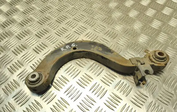 Rear control arm