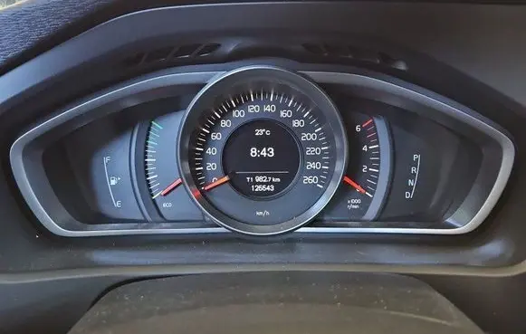 Speedometer (instrument cluster)