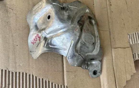 BMW X1 F48 F49 Heat shield in engine bay 8571894