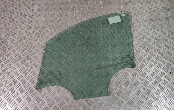 Buick Encore I Front windscreen/windshield window 95207985