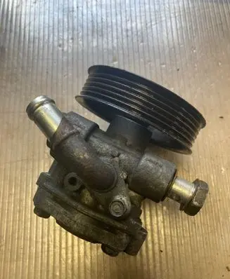 Mitsubishi Outlander Power steering pump 76181007