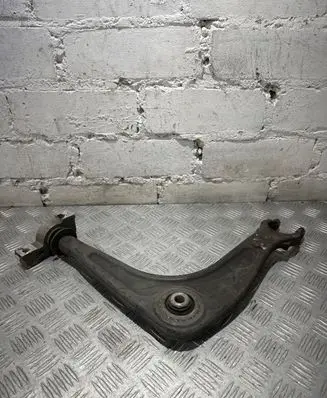 Peugeot 308 Front lower control arm/wishbone 7AAA010799971