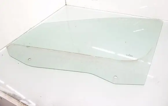 Mercedes-Benz Vaneo W414 Front door window glass four-door 