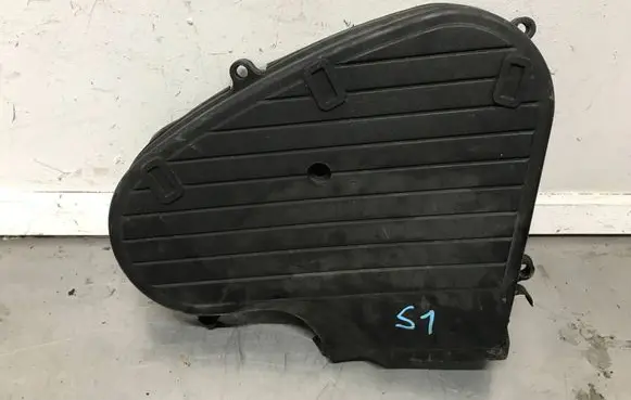 Nissan Patrol Y61 Center/middle under tray cover 19956023 Y1003021 11003021