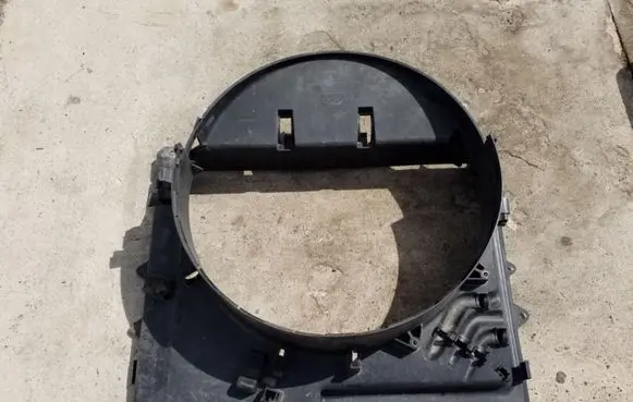 Land Rover Range Rover Sport L494 Radiator trim AH328K619AC