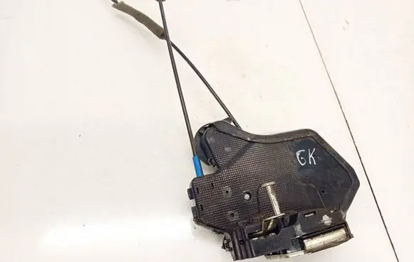 Toyota Corolla Verso AR10 Rear door lock 