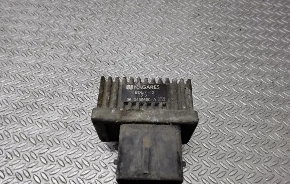 Renault Laguna III Glow plug pre-heat relay 9640469680
