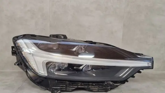 Volvo XC60 Headlight/headlamp 32404706 07022308 00011110132048