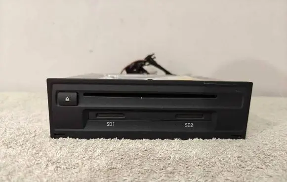 Audi Q2 - Radio/CD/DVD/GPS head unit 81A035044A 81A035044E