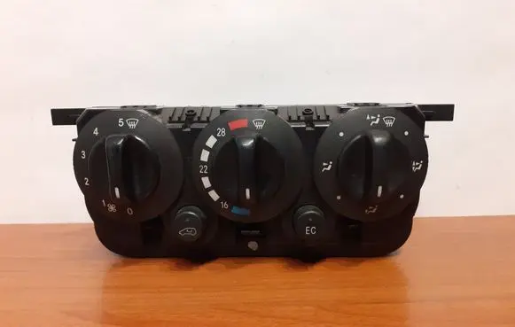 Mercedes-Benz A W168 Interior fan control switch 1688302085 5029