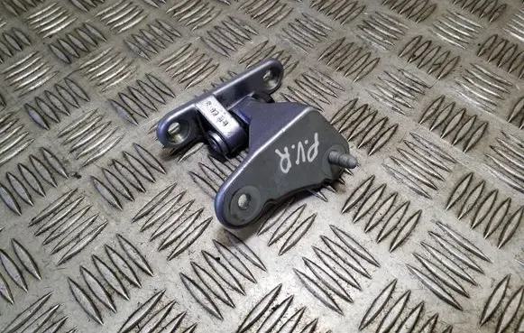 Mercedes-Benz ML W164 Front door upper hinge