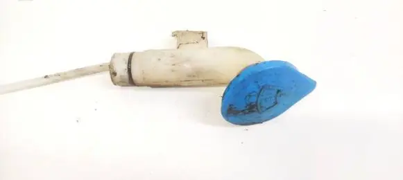 Honda CR-V Windshield washer fluid reservoir/tank