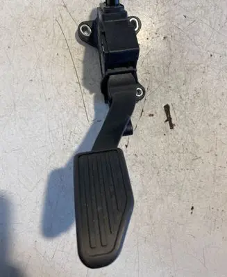 Toyota Yaris Accelerator throttle pedal 781100D120