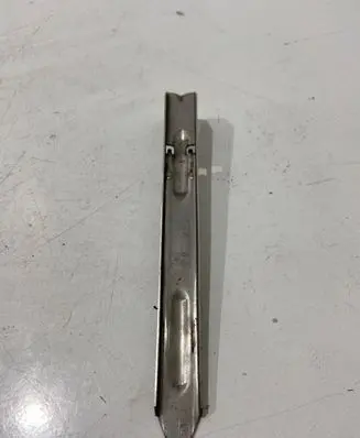 Headlight/headlamp mounting bracket