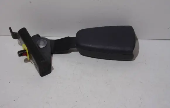 Volvo C70 Rear seatbelt buckle 8600566