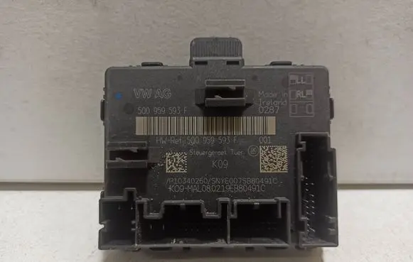 Audi TT TTS RS Mk3 8S Door control unit/module 5Q0959593F