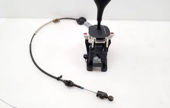 Ford Fusion Gear shifter/selector 4S6P7C453BG