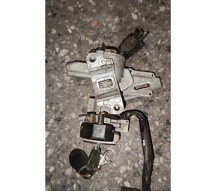 Mitsubishi Galant Ignition lock 337360