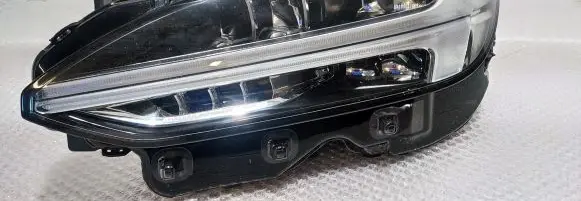 Volvo S90, V90 Headlight/headlamp 32228310