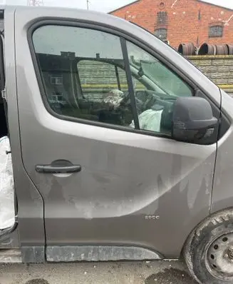 Renault Trafic III (X82) Front door