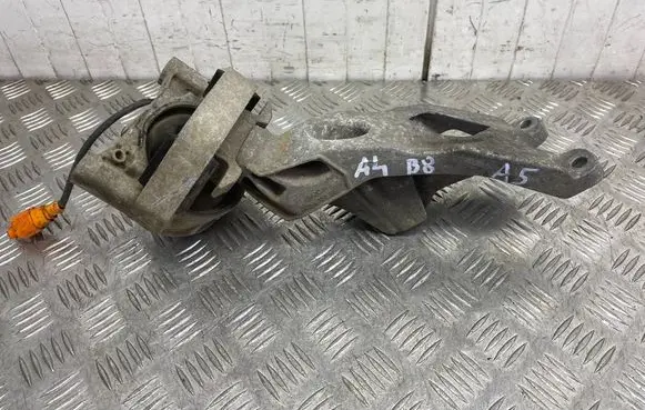 Audi A4 S4 B8 8K Engine mounting bracket 8K0199307BE