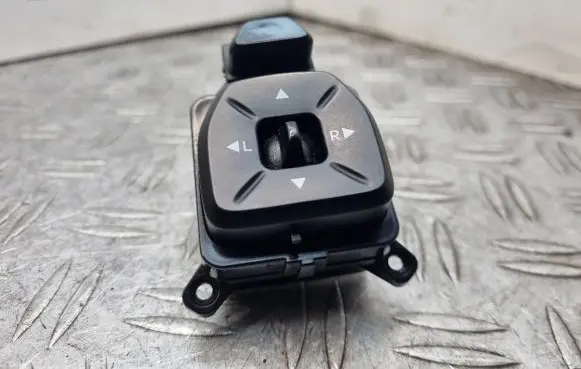 Hyundai ix35 Wing mirror switch 3834801110