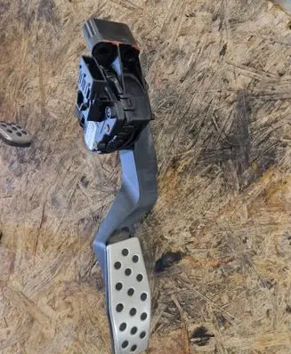 Opel Zafira B Accelerator throttle pedal 6PV00811402 13125115 13125175