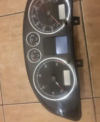 Volkswagen PASSAT B5.5 Speedometer (instrument cluster) 3B0920929A 060803155517 VWZ7Z0C7985401