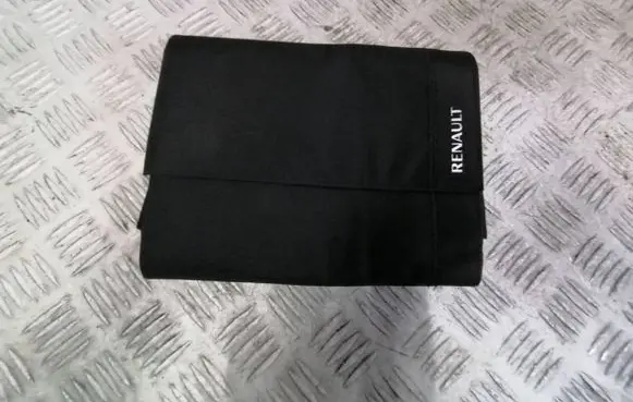 Renault Captur Owners service history hand book 