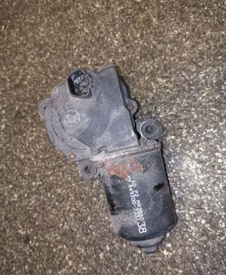 Mitsubishi Pajero Wiper motor 8492007351