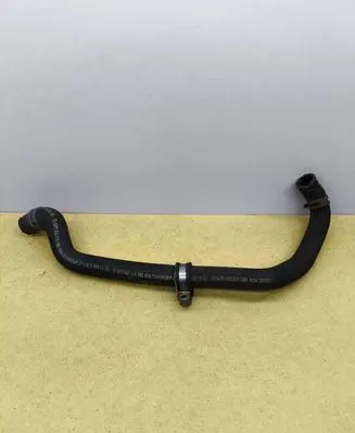 Mercedes-Benz CLS C219 Engine coolant pipe/hose A2118302515