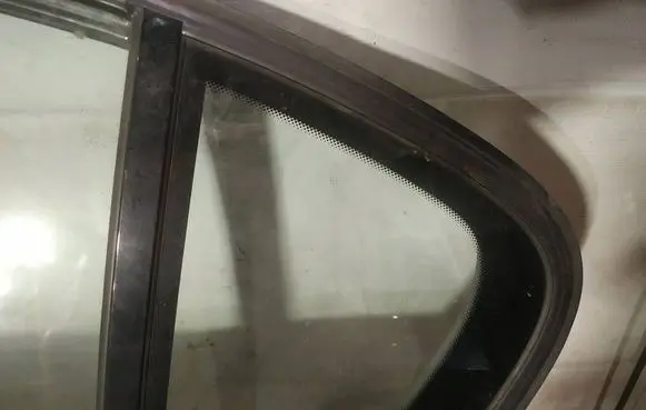 BMW 3 E90 E91 Rear vent window glass as2