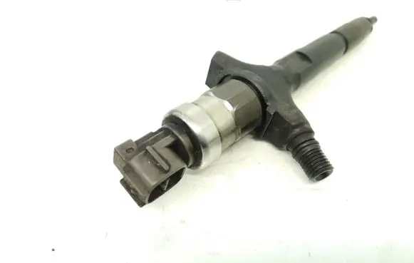 Volkswagen Golf I Fuel injector 8972391617 14228