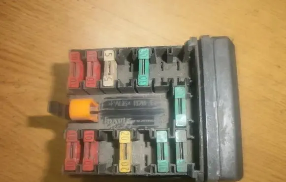 Citroen Berlingo Fuse box set