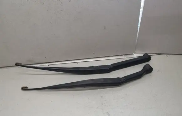 Subaru Legacy Front wiper blade arm