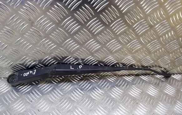 Nissan Navara D40 Front wiper blade arm 39568LHD