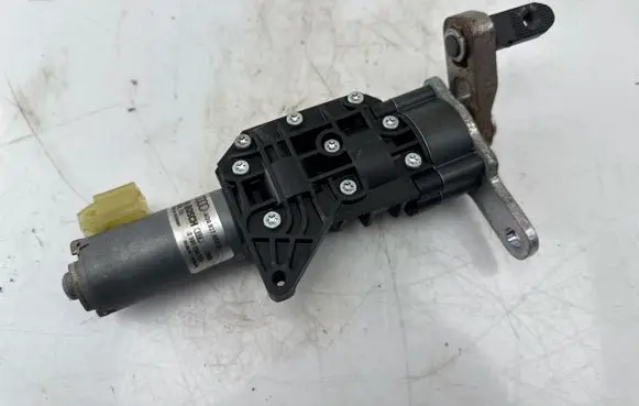 Audi A6 C7 Tailgate/trunk/boot lift motor 4G9827852D