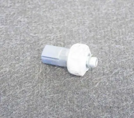 Mercedes-Benz E W212 Air conditioning (A/C) pressure sensor 2110000287