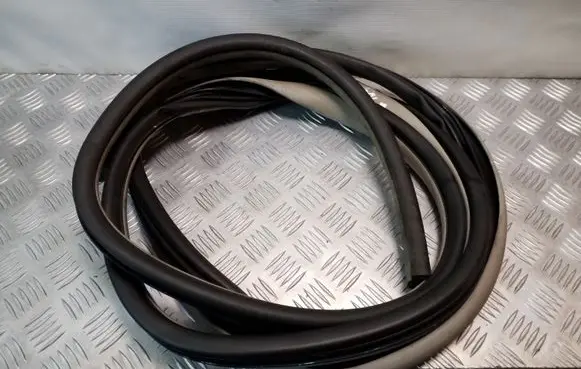 Chrysler Grand Voyager V Sliding door rubber seal 
