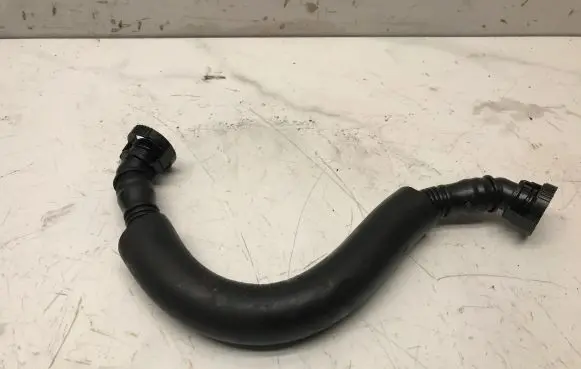 Audi A4 S4 B8 8K Breather/breather pipe/hose 06J103221B