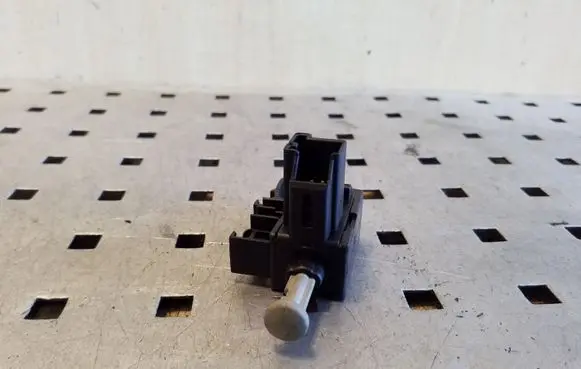 Clutch pedal sensor