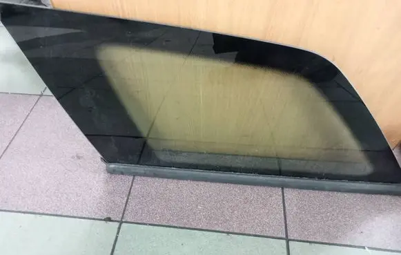 Vauxhall Astra H Rear side window 000