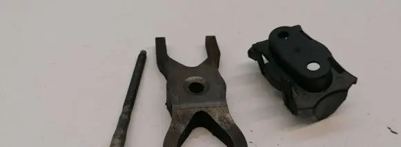 Ford Transit Fuel Injector clamp holder 6C1Q9L535AC 6C1Q9L513AB