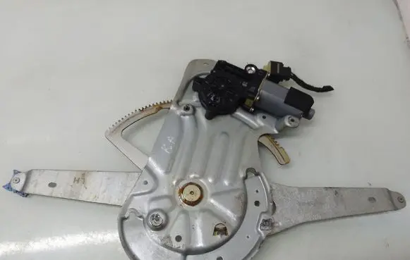 Volvo S60 Front door window regulator with motor 106469