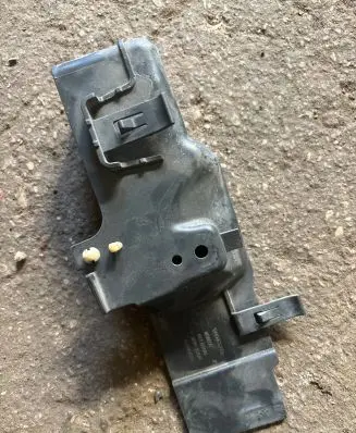 Volvo S60 Intercooler air channel guide 30796473