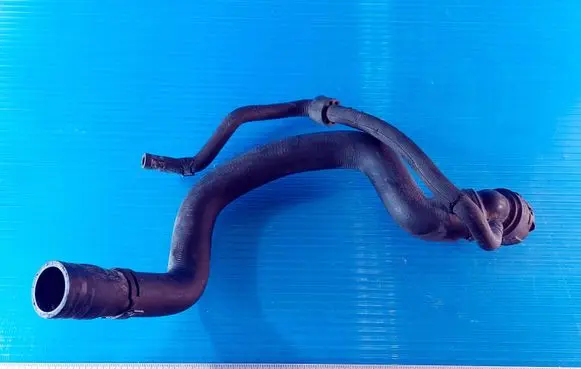 Volkswagen Jetta V Engine coolant pipe/hose 1K0122101