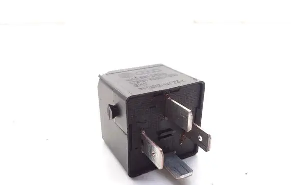 Volkswagen Golf VI Hazard warning light relay 4H0951253A V23136B0006X080