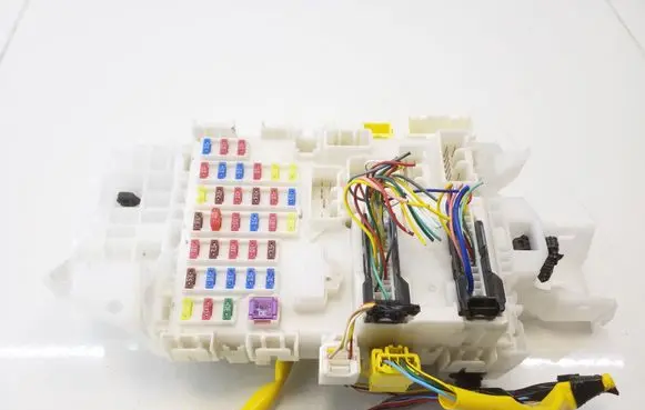 Suzuki SX4 S-Cross Fuse module AA1A4881